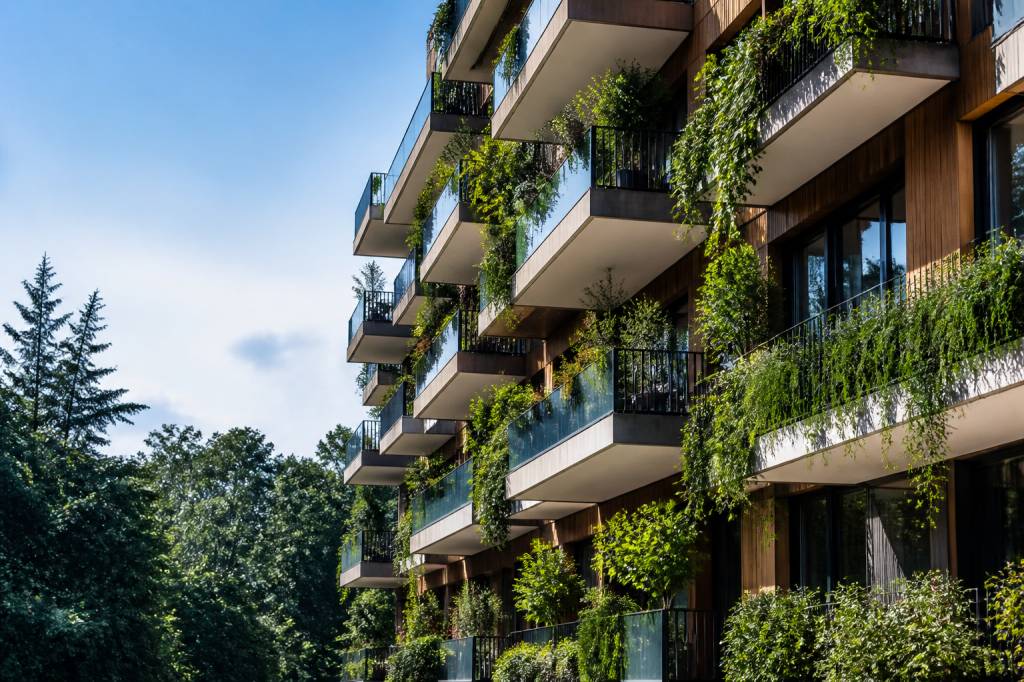 Agir pour la transition : solutions techniques et naturelles pour rafraîchir les logements et bâtir durablement