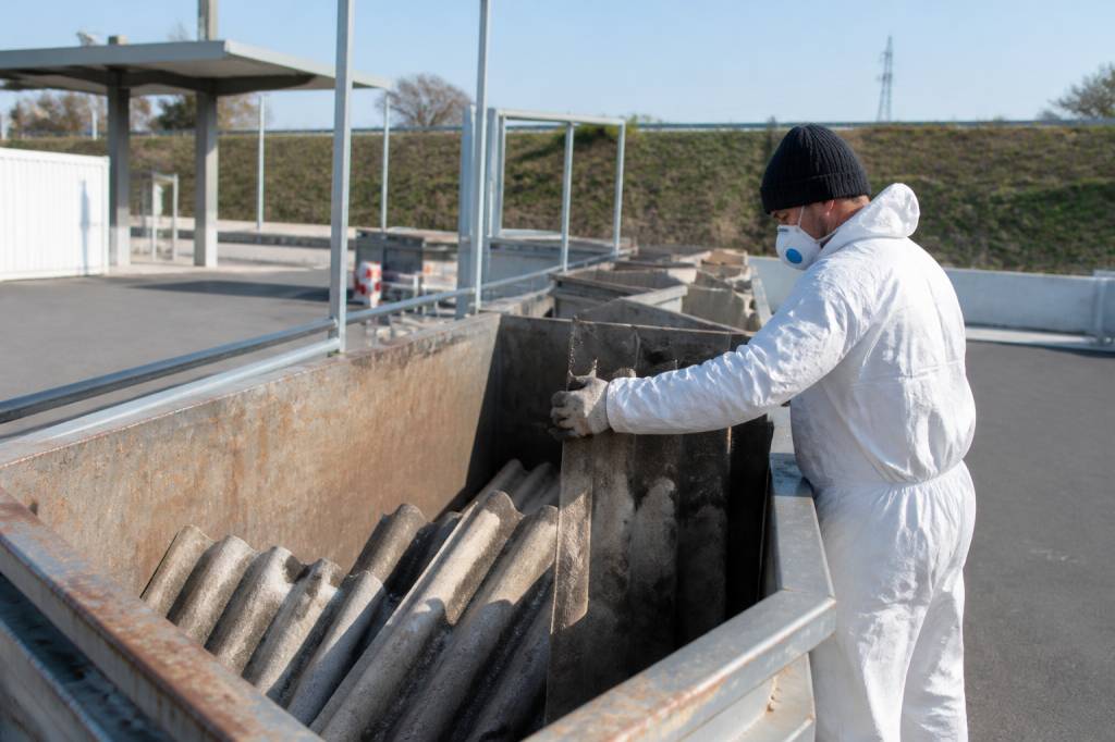 Amiante déchetterie particulier : où déposer ses déchets en toute sécurité